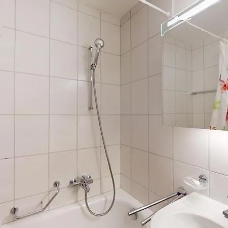 Residenz Am B303 *